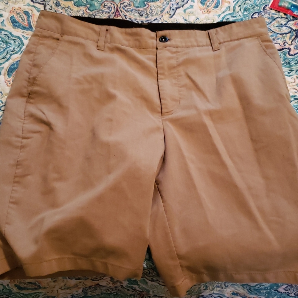 Fade Glory Khaki shorts size 36